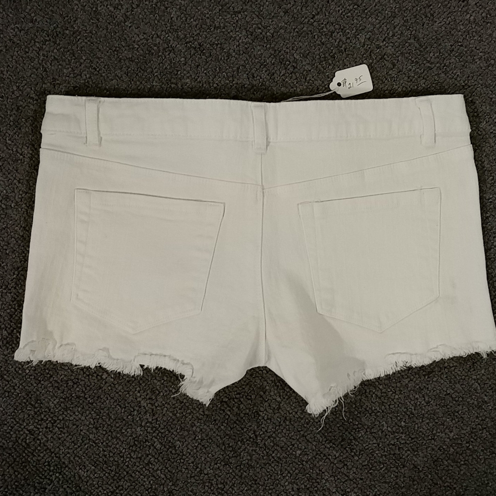 Short shorts by Roly Poly - Picture 2 of 4
